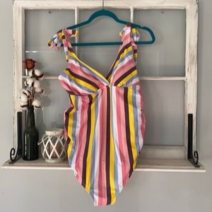 NWT Maternity swimsuit L